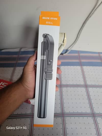 Brand New R1S-L Selfie Stick & Tripod with Bluetooth Remote