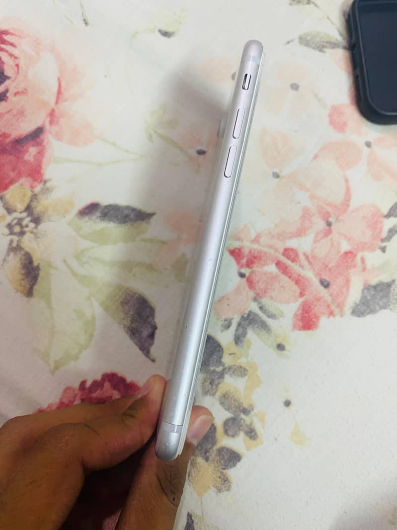 Apple iPhone 7 5