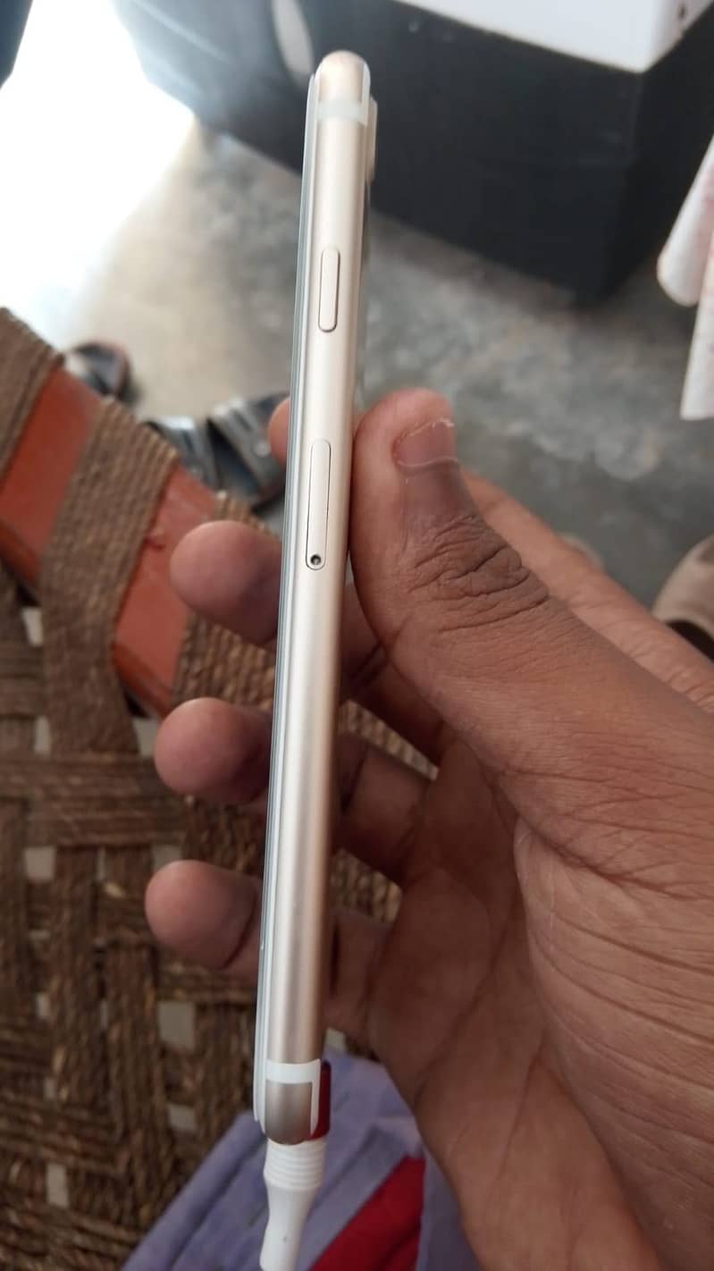 Apple iPhone 7 1
