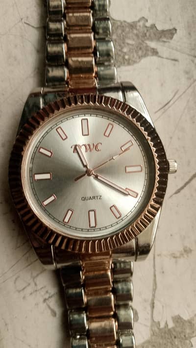 Mens attractive watch