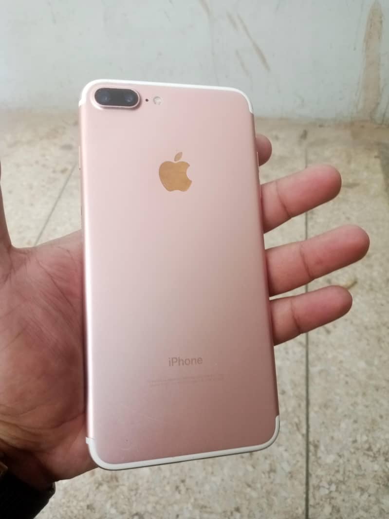 Apple iPhone 7 Plus 0