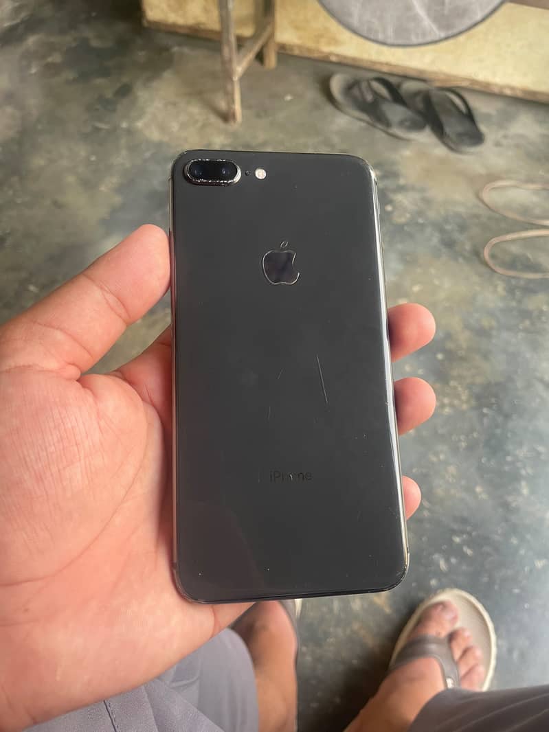 Apple iPhone 8 Plus 2