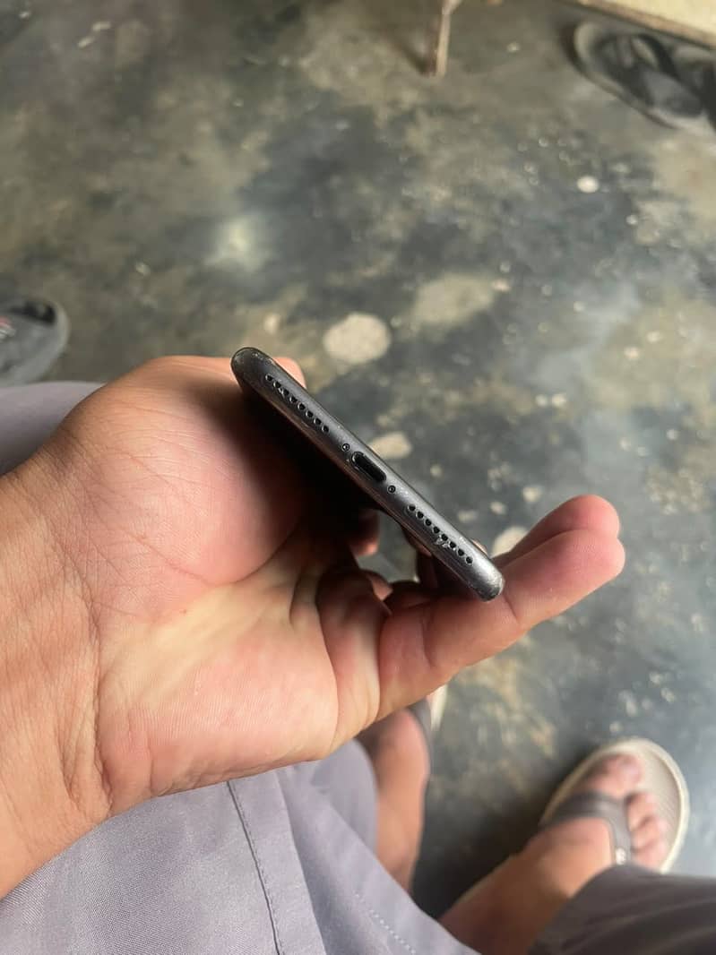 Apple iPhone 8 Plus 4