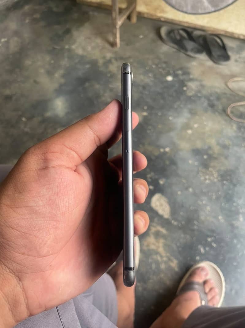 Apple iPhone 8 Plus 5