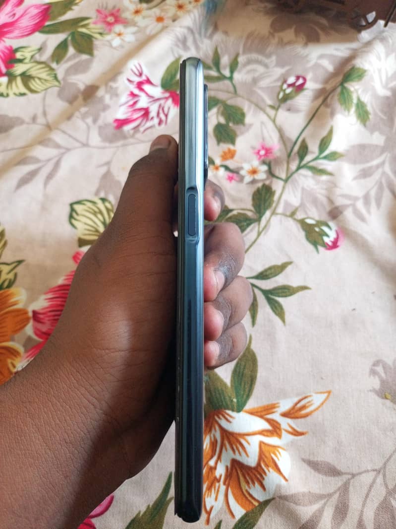 One Plus N200 3