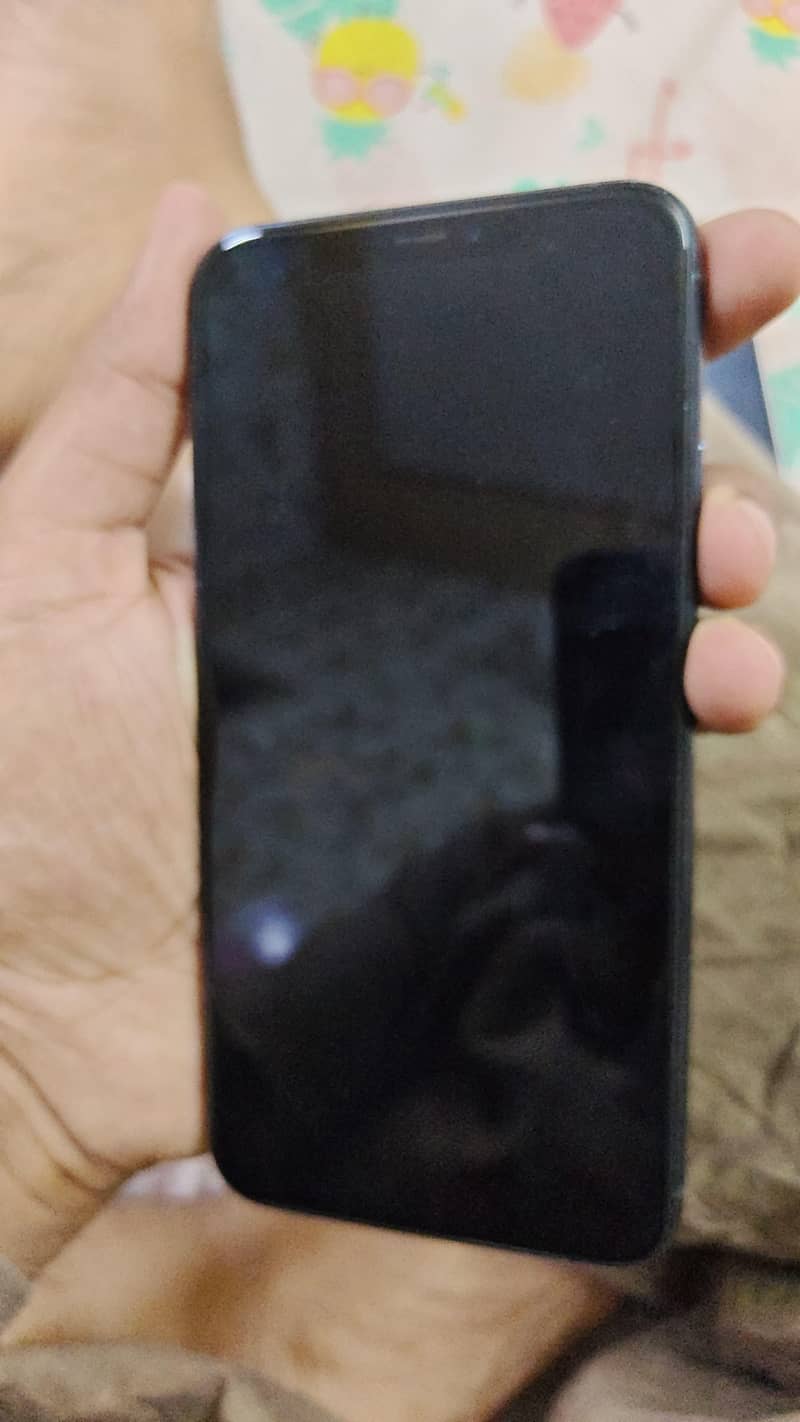 iPhone 11 Pro Max 1
