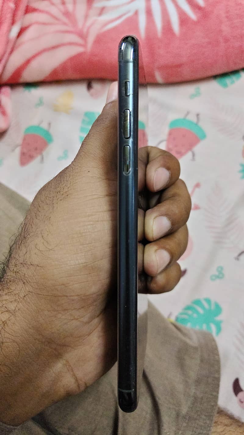 iPhone 11 Pro Max 3