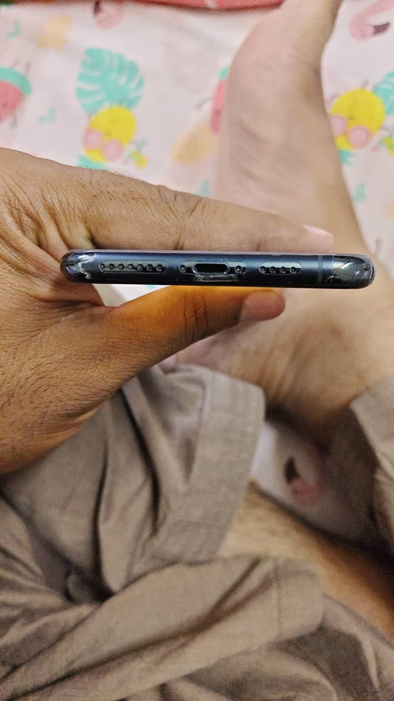 iPhone 11 Pro Max 5