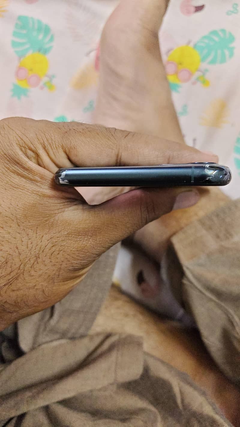 iPhone 11 Pro Max 6