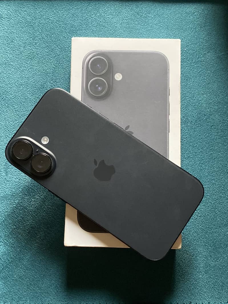 Apple iPhone 16 0