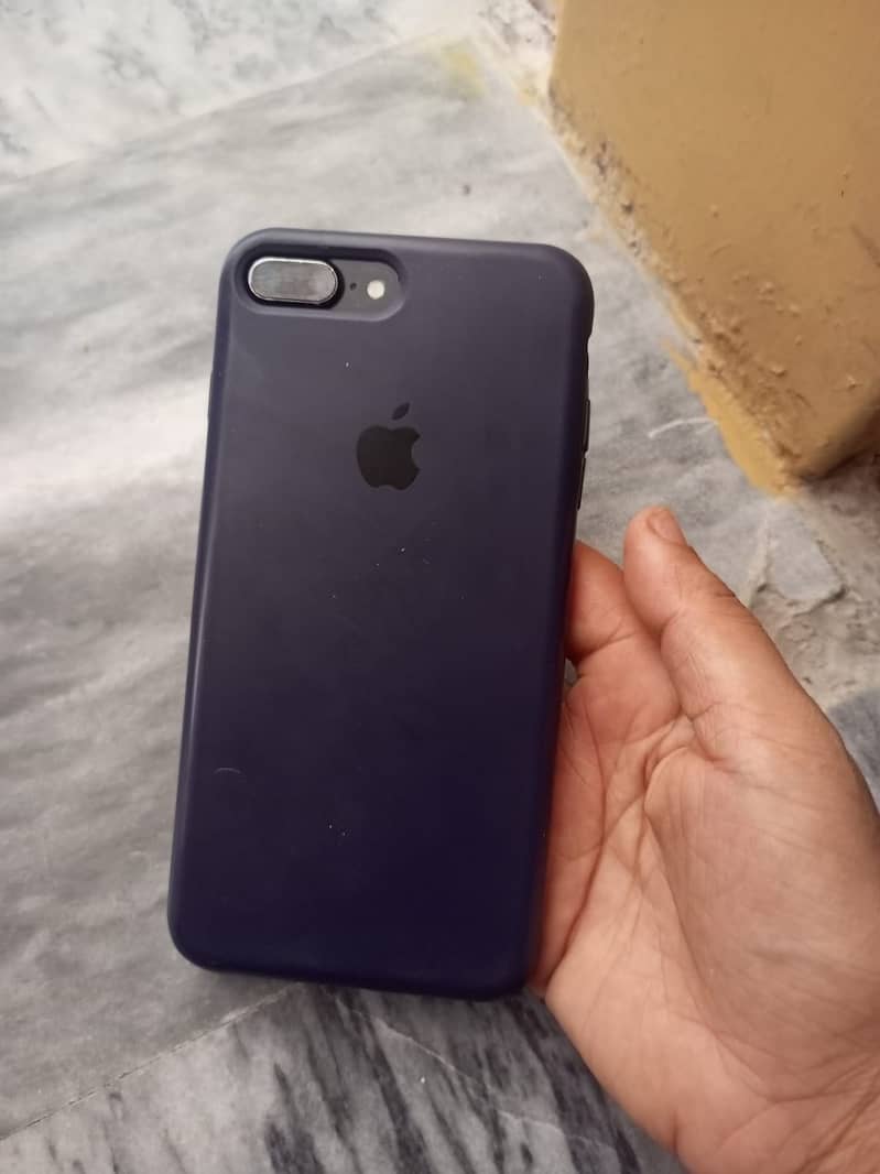 Apple iPhone 7 Plus 1