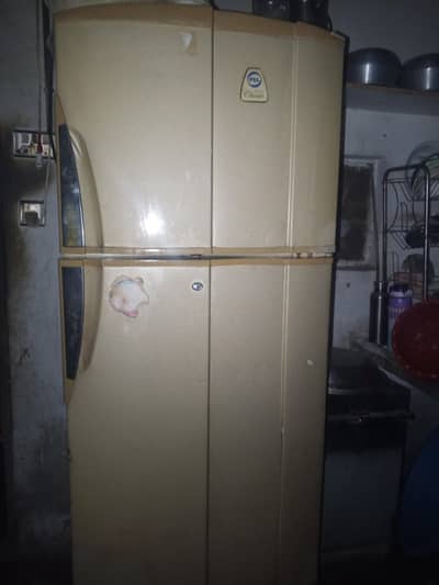 full size ha, koi fault ni ha, 10 ya 12 Saal purani ha, genuine ha