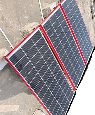 3 panels of 180 watt -  with free stand to install plates