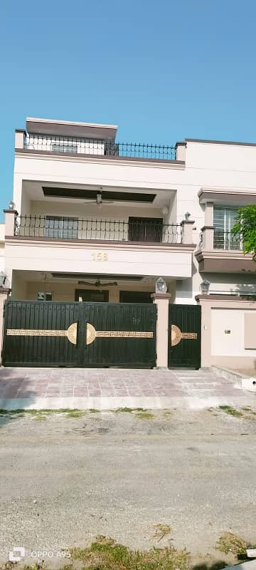 10 Marla Beautiful House For Sale