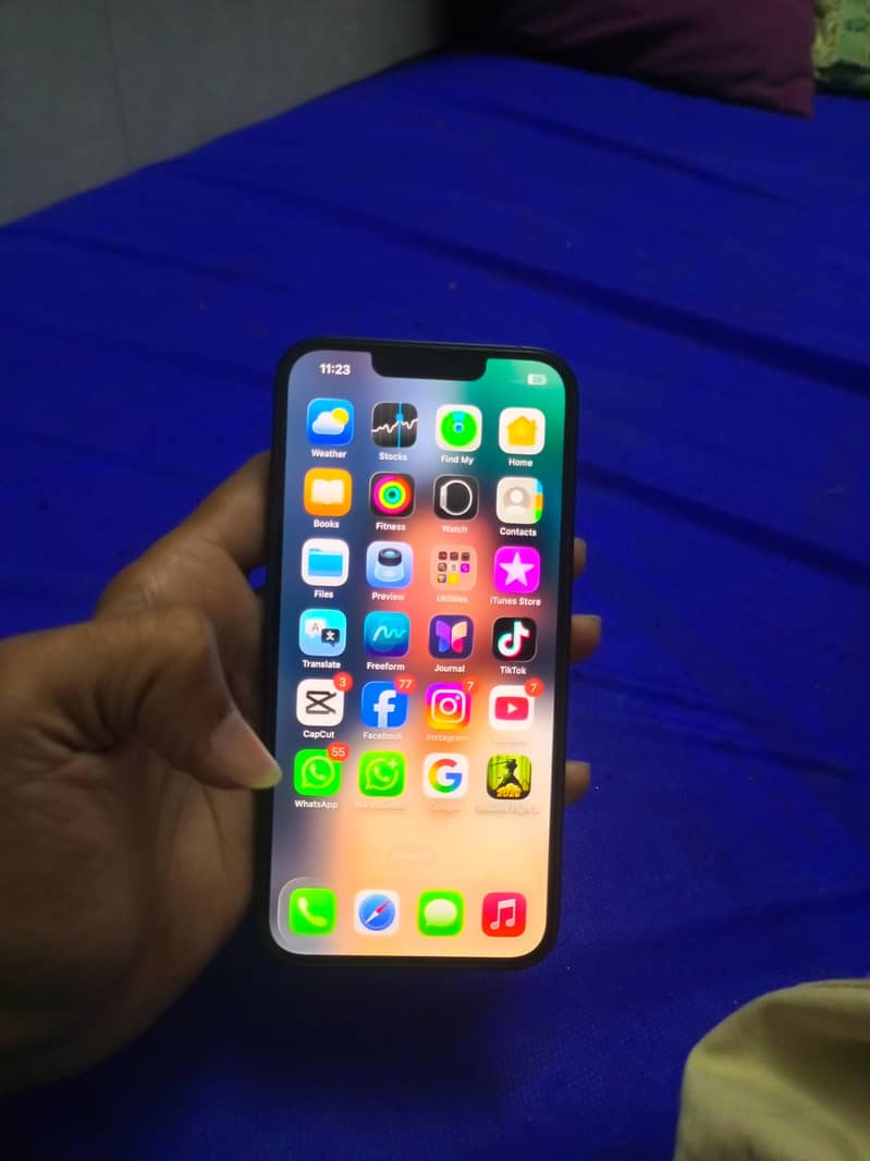 Apple iPhone 13 6