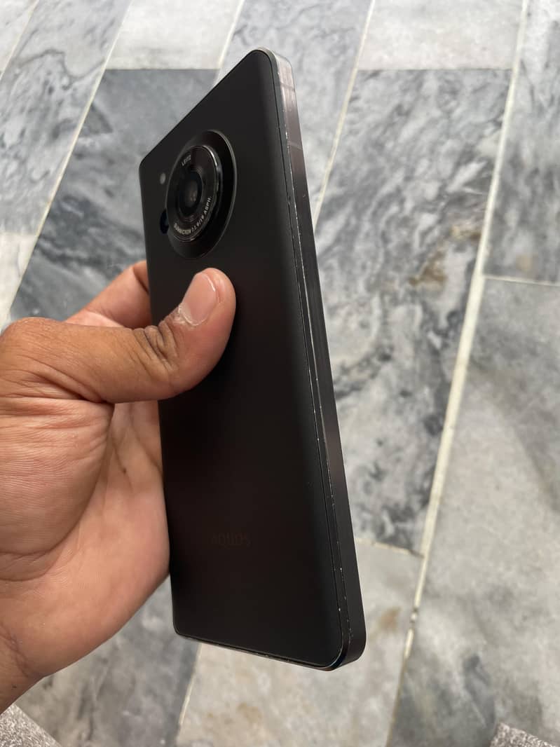 Sharp Aquos Sense7 1