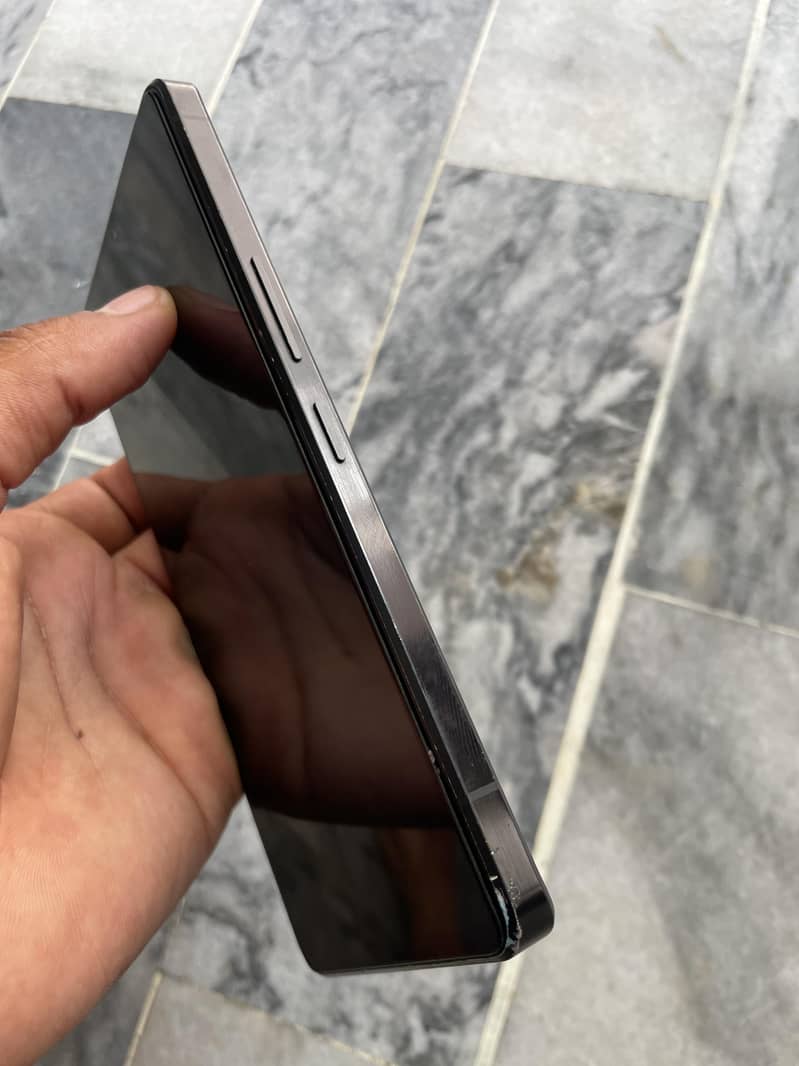 Sharp Aquos Sense7 3