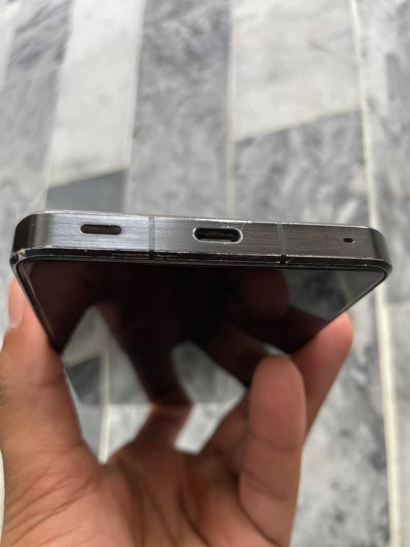 Sharp Aquos Sense7 5