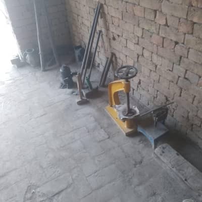 پنچر کا سامان فار سیل ہے