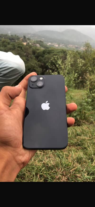 Apple iPhone 13
