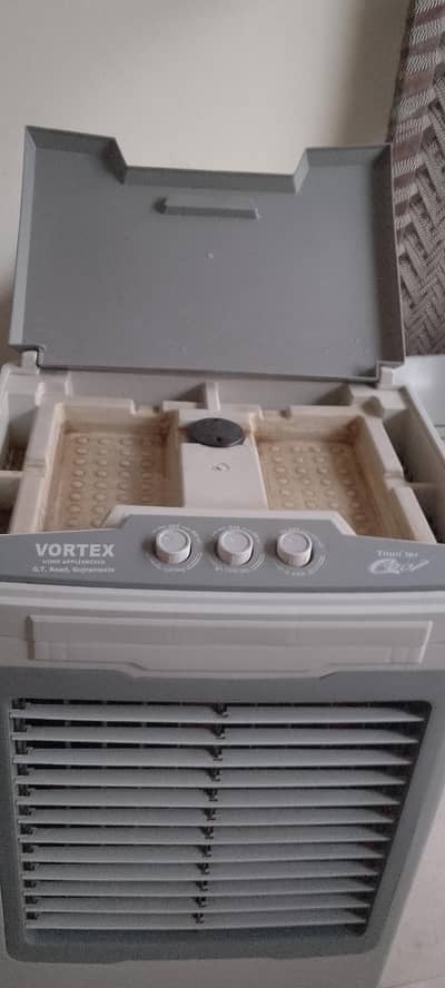 vortex 12 volt cooler for sale only 3 month use