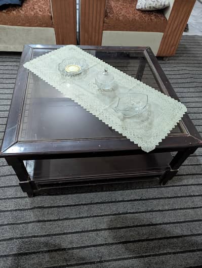 center table good condition with 2 drawers