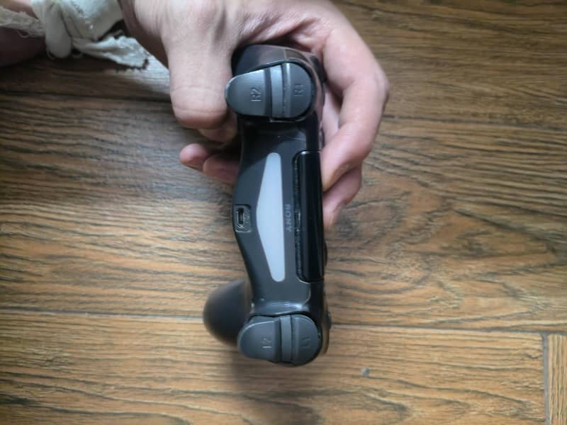PS4 controller 1