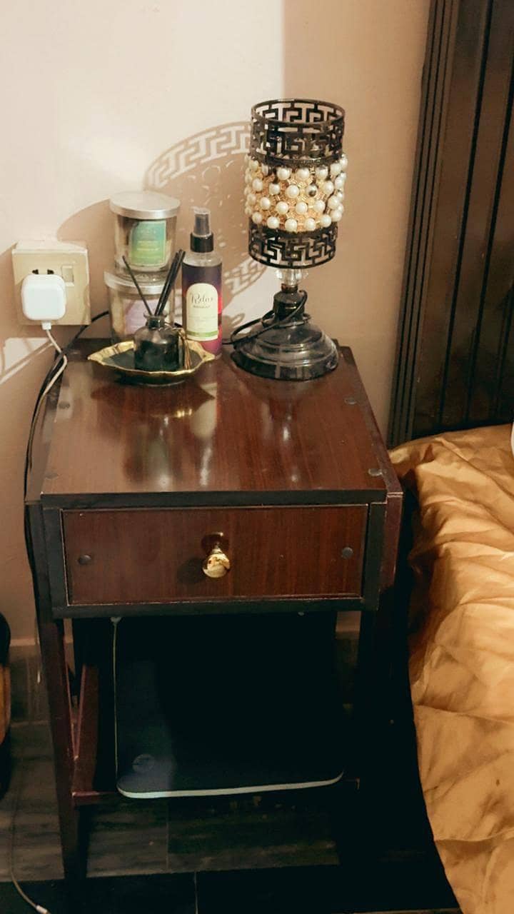 bed side table 0