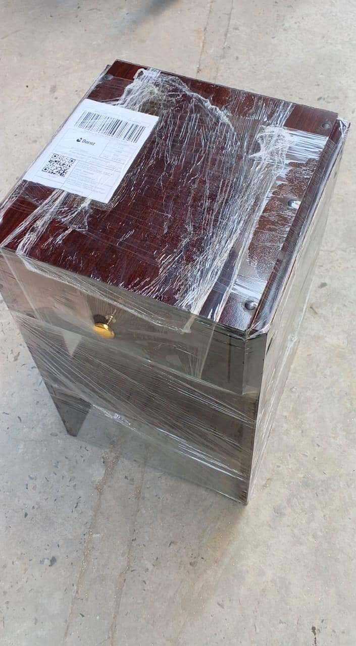 bed side table 1