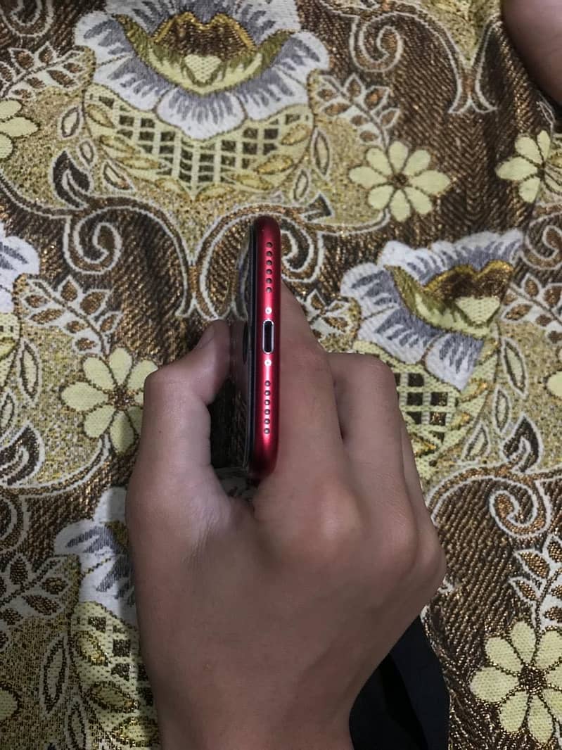 Apple iPhone SE 2 1