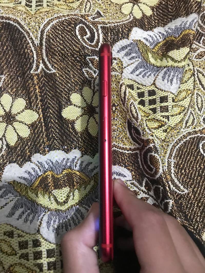 Apple iPhone SE 2 6