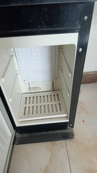 Haier water dispenser