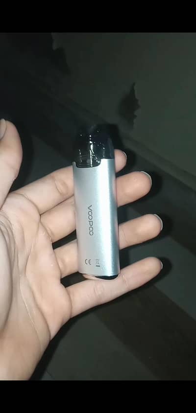 VTHRU PRO Girl hand use only 60 puffs taken
