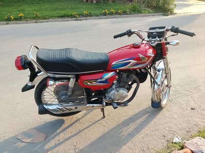 22 model Honda 125 all okay all documents second owner. 03211016532