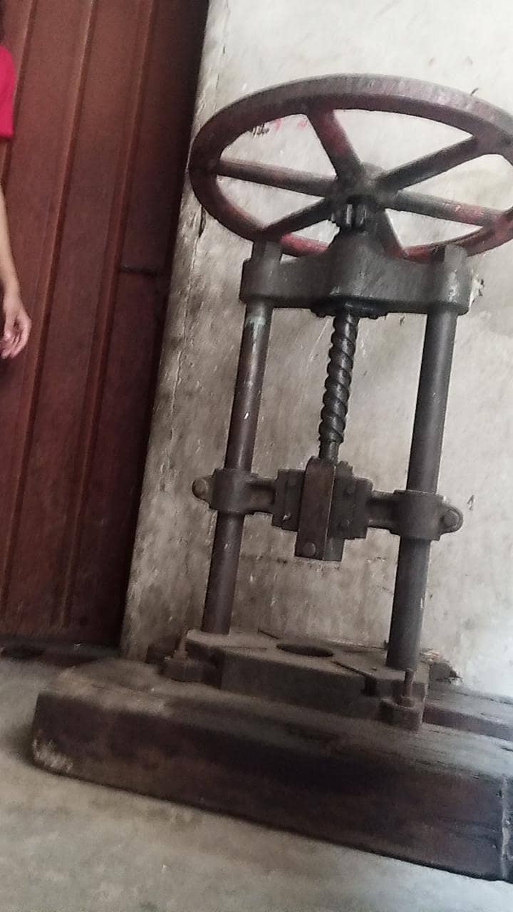 Hand press 0