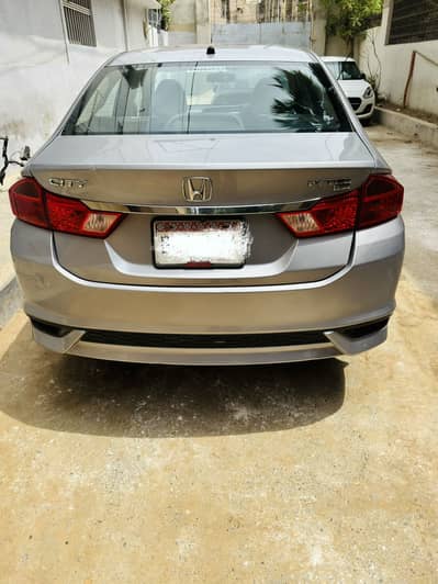 Honda City 1.2 CVT 2021 silver, brand new immaculate. Full original