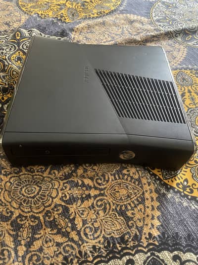 PERFECT CONDITION XBOX 360 SLIM JAILBREAK