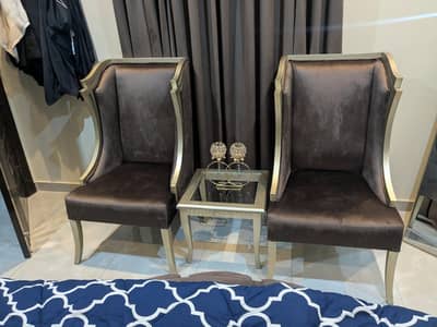 bedroom chairs with table