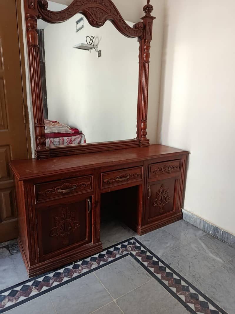 dressing table 1