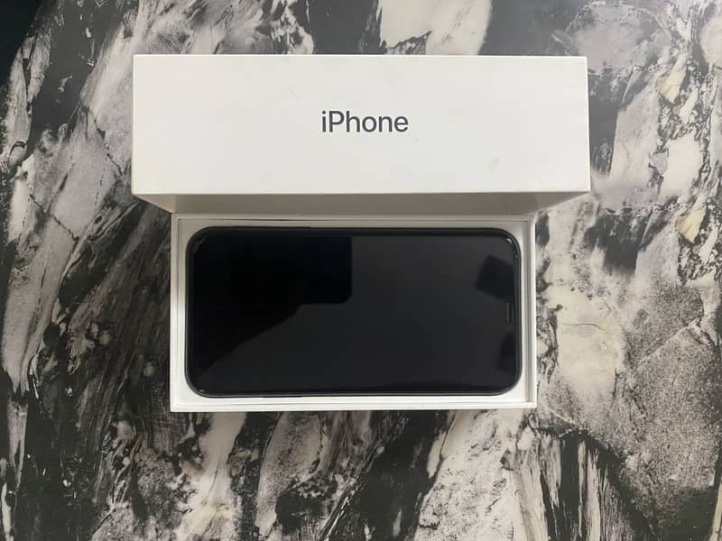 Apple iPhone 11 4