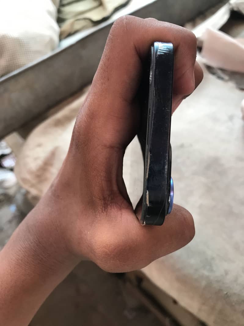 Apple iPhone 13 3
