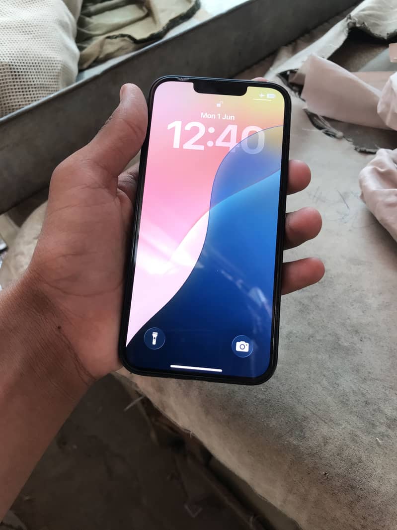 Apple iPhone 13 7