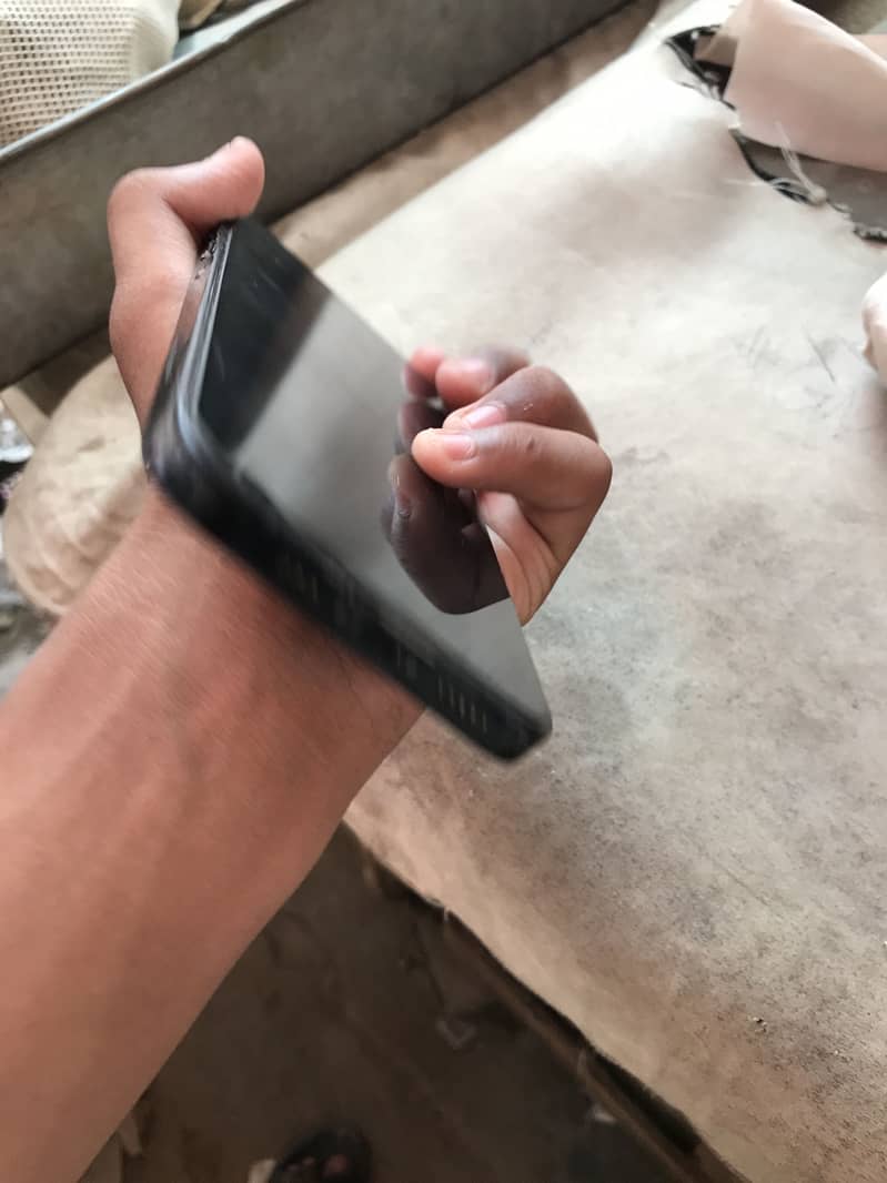 Apple iPhone 13 9