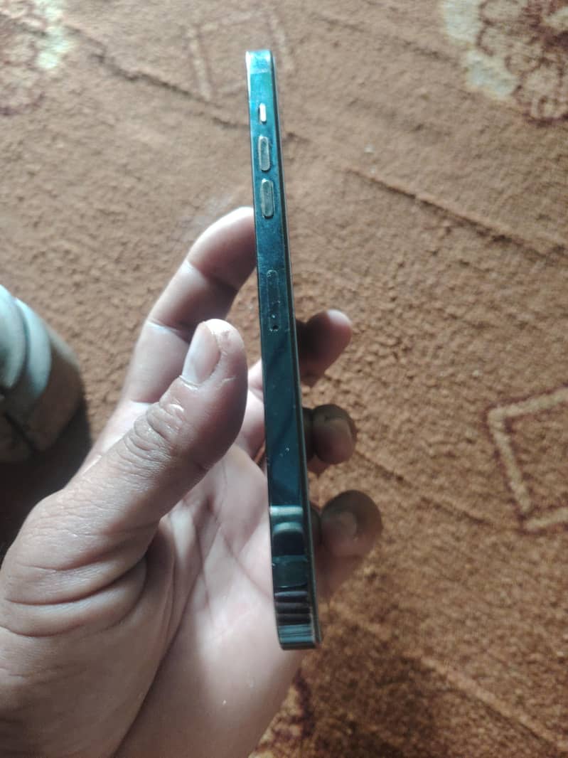 iphone 12 pro max 2