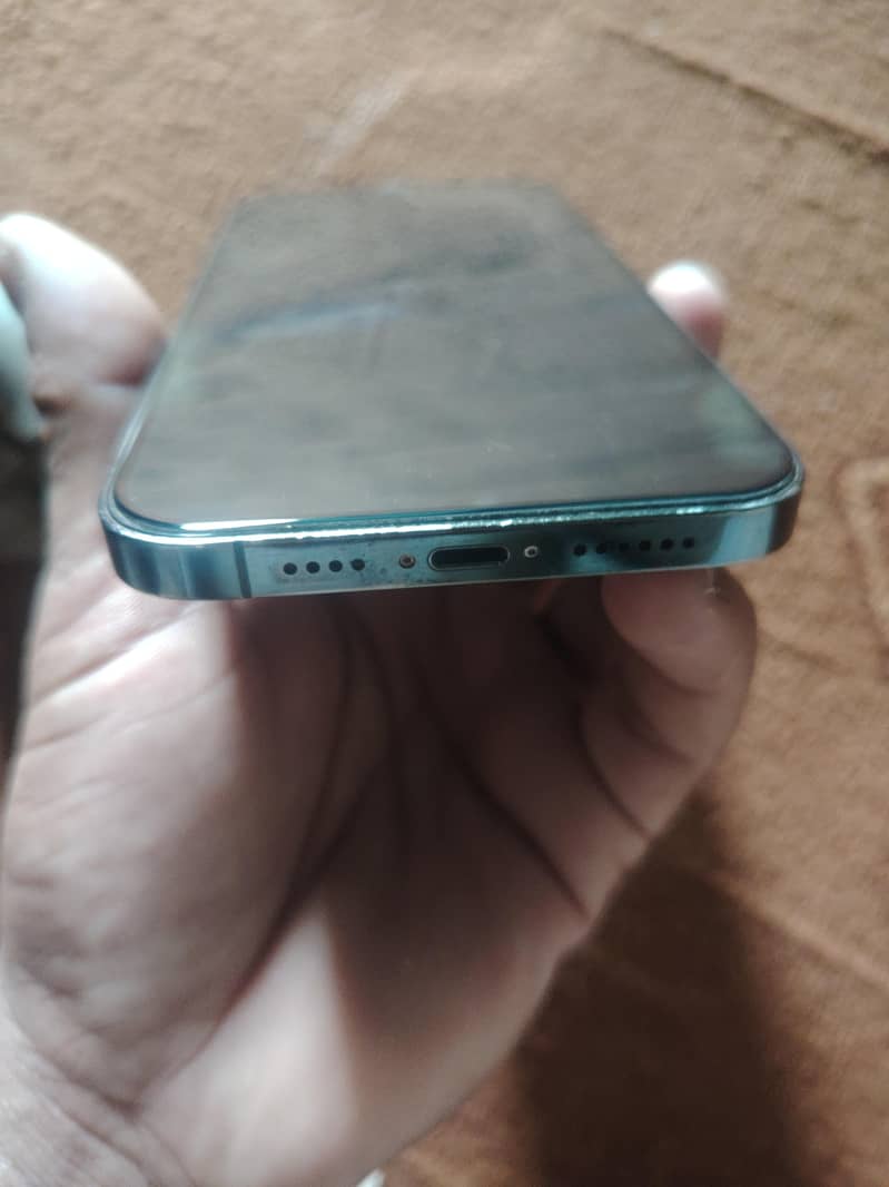 iphone 12 pro max 4