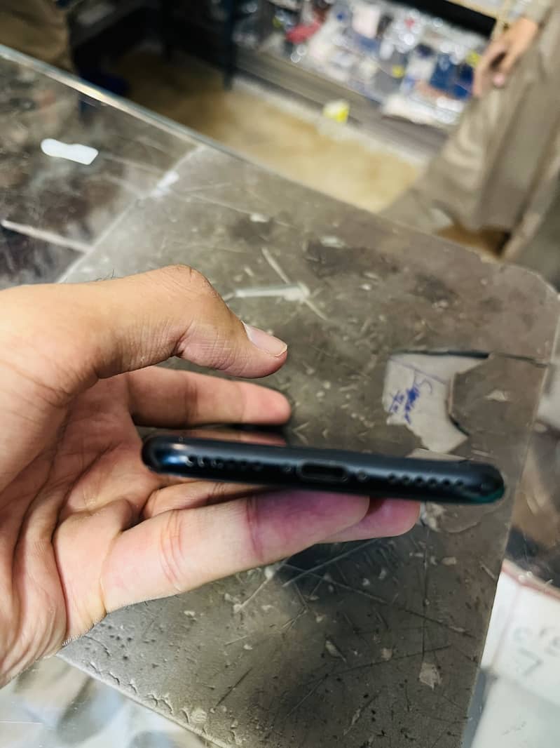 Apple iPhone SE 0