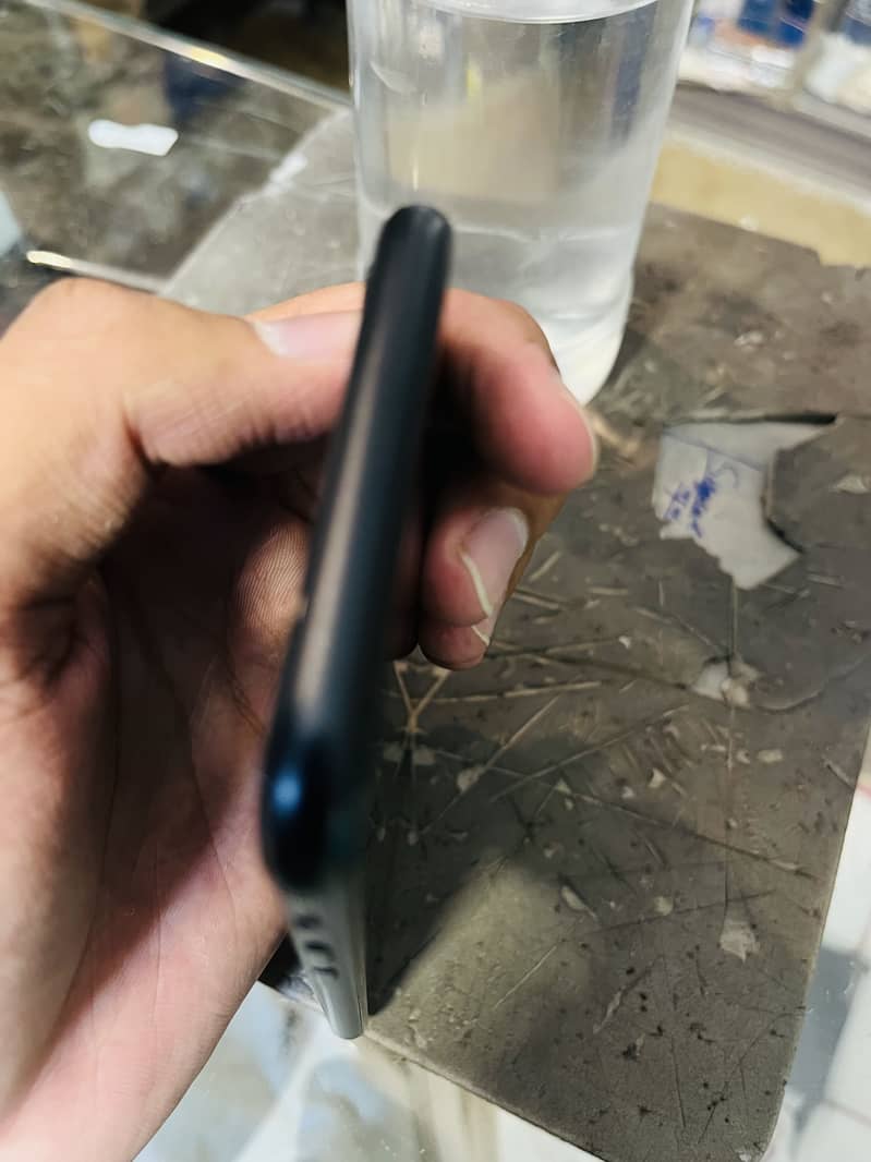 Apple iPhone SE 3