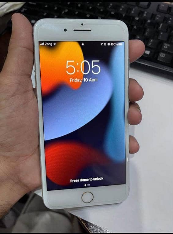 Apple iPhone 7 Plus 0