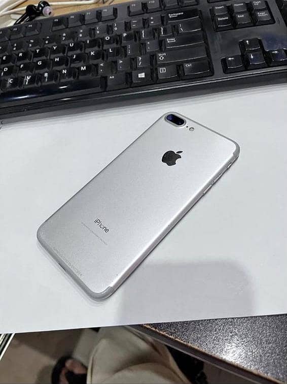 Apple iPhone 7 Plus 1