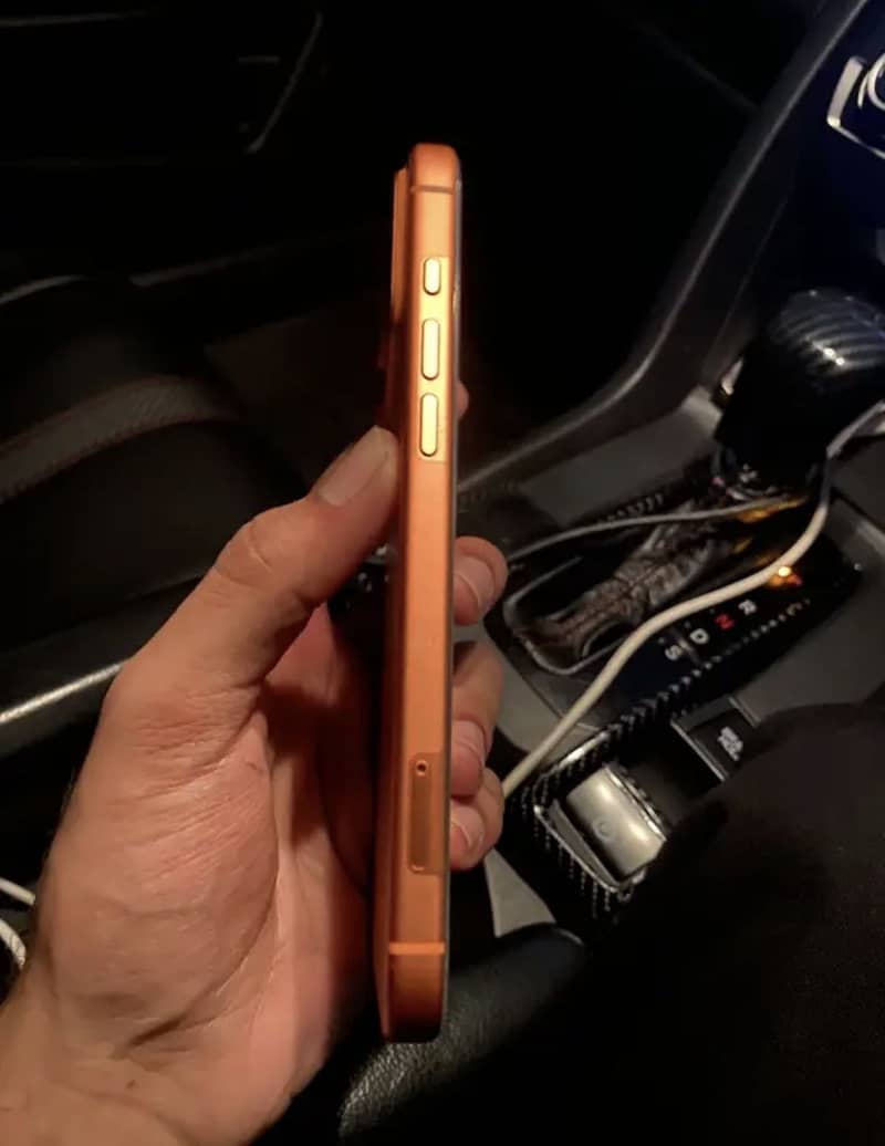 iPhone 17 pro max 4